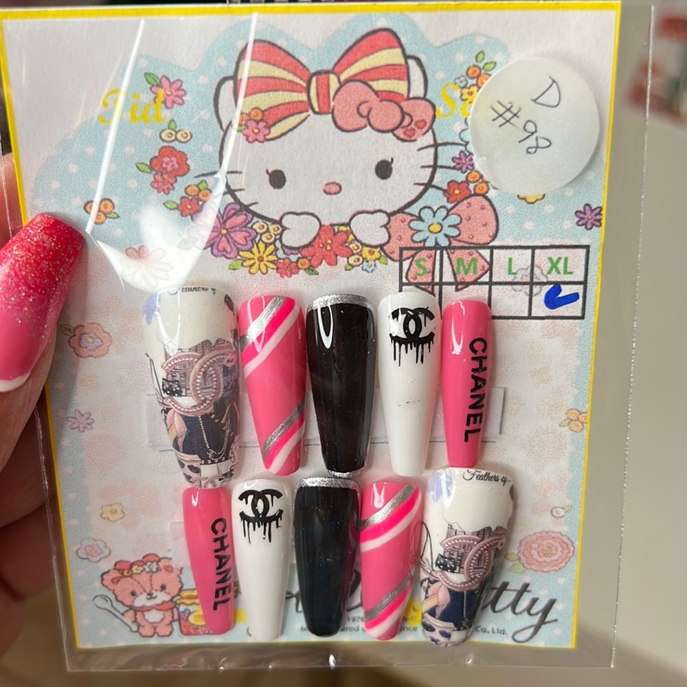 CC custom Nails